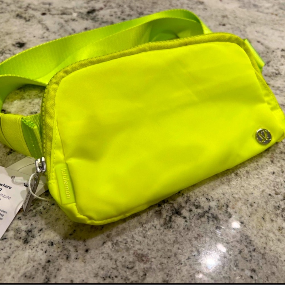 💚Lululemon Everywhere belt bag 1l Brand New in Neon Neo crossbody